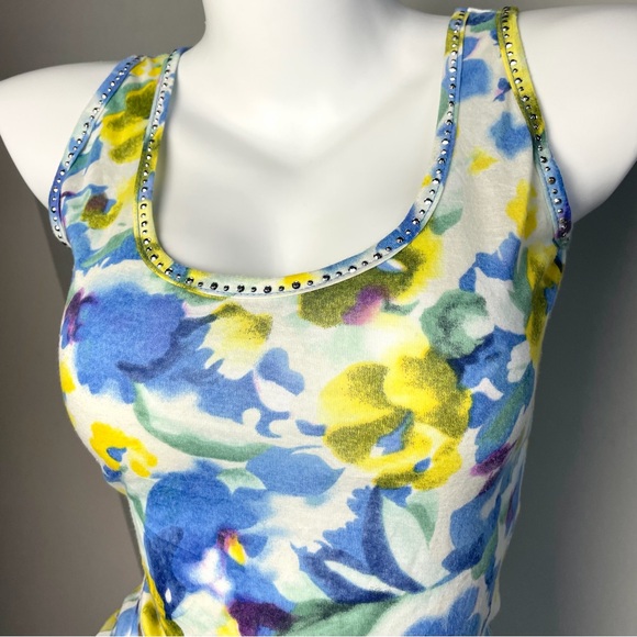 Y2K Floral Cross-Back Rhinestone Tank Top - Picture 3 of 4